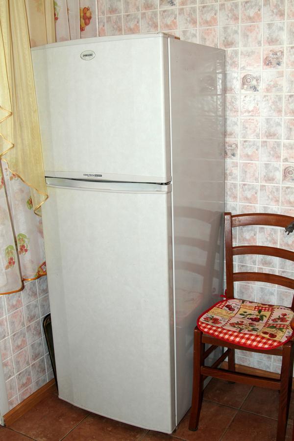 Apartment Near Metro Akademgorodok Kiev Bagian luar foto